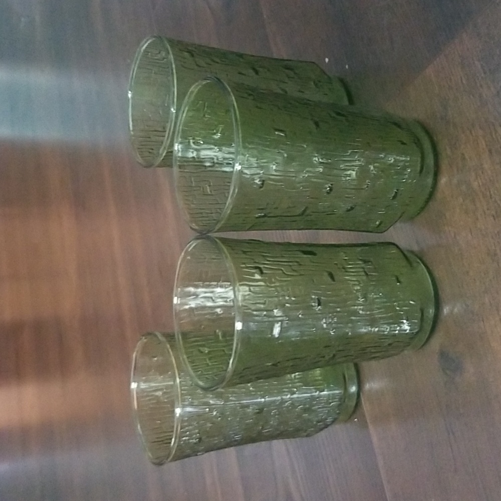 Set of 4 vintage avocado green drinking glasses,  textured MCM style.